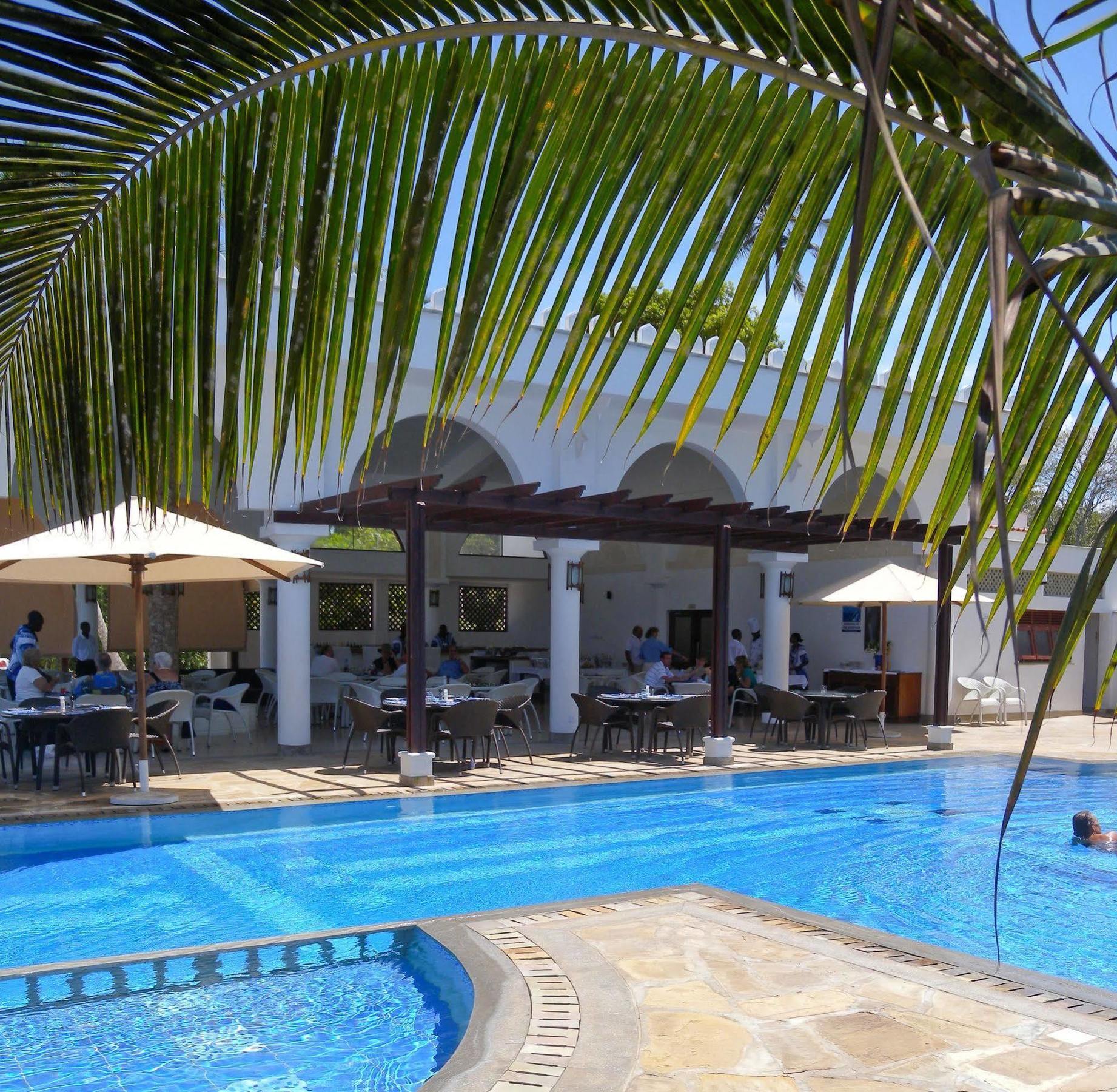 Lantana Galu Beach Диани-Бич Экстерьер фото