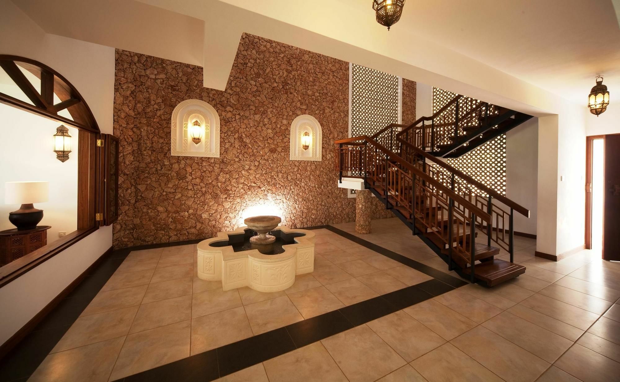 Lantana Galu Beach Диани-Бич Экстерьер фото